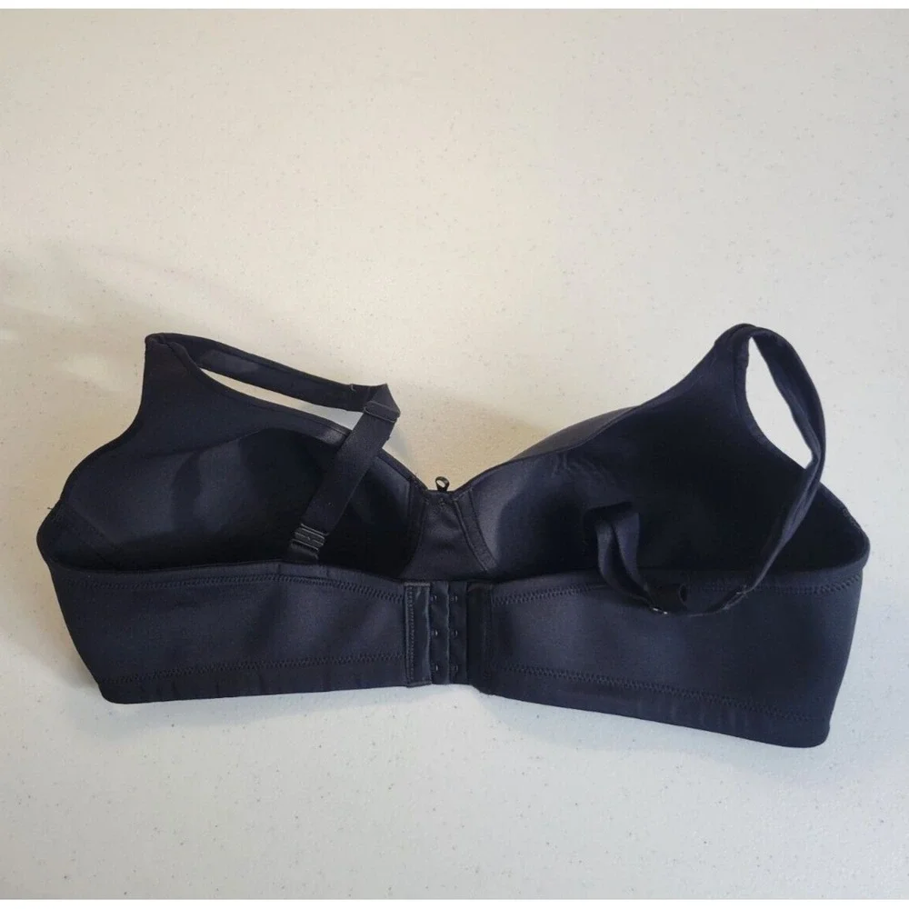 Vanity Fair Wireless Bra Full Coverage Comfort Striped Black Womens Size 38C‎